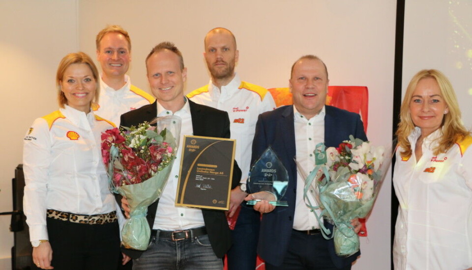 ÅRETS LEVERANDØR I SHELL – LANTMÄNNEN UNIBAKE NORWAY. Fra venstre St1 Norge Camilla Ihle Christiansen (kategori sjef butikkvarer), Erlend Føleide (marked- og driftssjef i St1 Norge), Thomas Danielsen (kategori sjef non-food i St1 Norge), Jørn Lauritzen Fag og utviklingssjef i Lantmännen Unibake Norway , Narve Holmen ( distriktssjef Oslo Vest Akershus i Lantmännen Unibake Norway ), Hæge Vagle (kategorisjef mat og kaffe i St1 Norge).