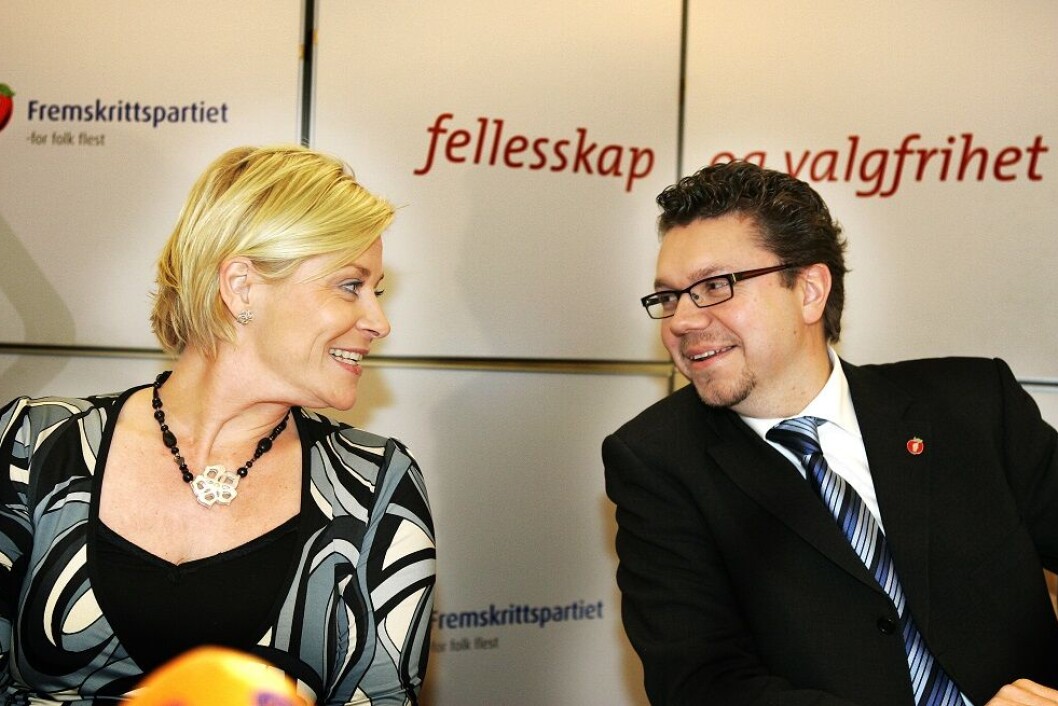 Vinnerne fra MENY Solsiden i midten: Kjøpmann Monica Ervig Kjendalen, flankert av ferskvaresjef Ståle Sandvik til v. og ass. butikksjef Sigbjørn Øien til h. Helt til venstre: driftssjef Geir Hov i MENY. Helt til høyre MENY-sjef Vegard Kjuus. Fotograf: Thomas Eckhoff Vinnerne fra MENY Solsiden i midten: Kjøpmann Monica Ervig Kjendalen, flankert av ferskvaresjef Ståle Sandvik til v. og ass. butikksjef Sigbjørn Øien til h. Helt til venstre: driftssjef Geir Hov i MENY. Helt til høyre MENY-sjef Vegard Kjuus. Fotograf: Thomas Eckhoff